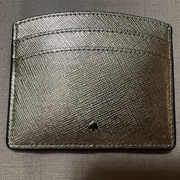 🎄 CUTE FOR THE HOLODAYS🎄 KATE SPADE CARD HOLDER LAST ONE - GOLDTONE- NWT - Picture 2 of 2
